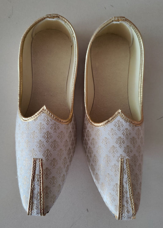 Ivory Banarasi Traditional Jutti Mojari Shoes