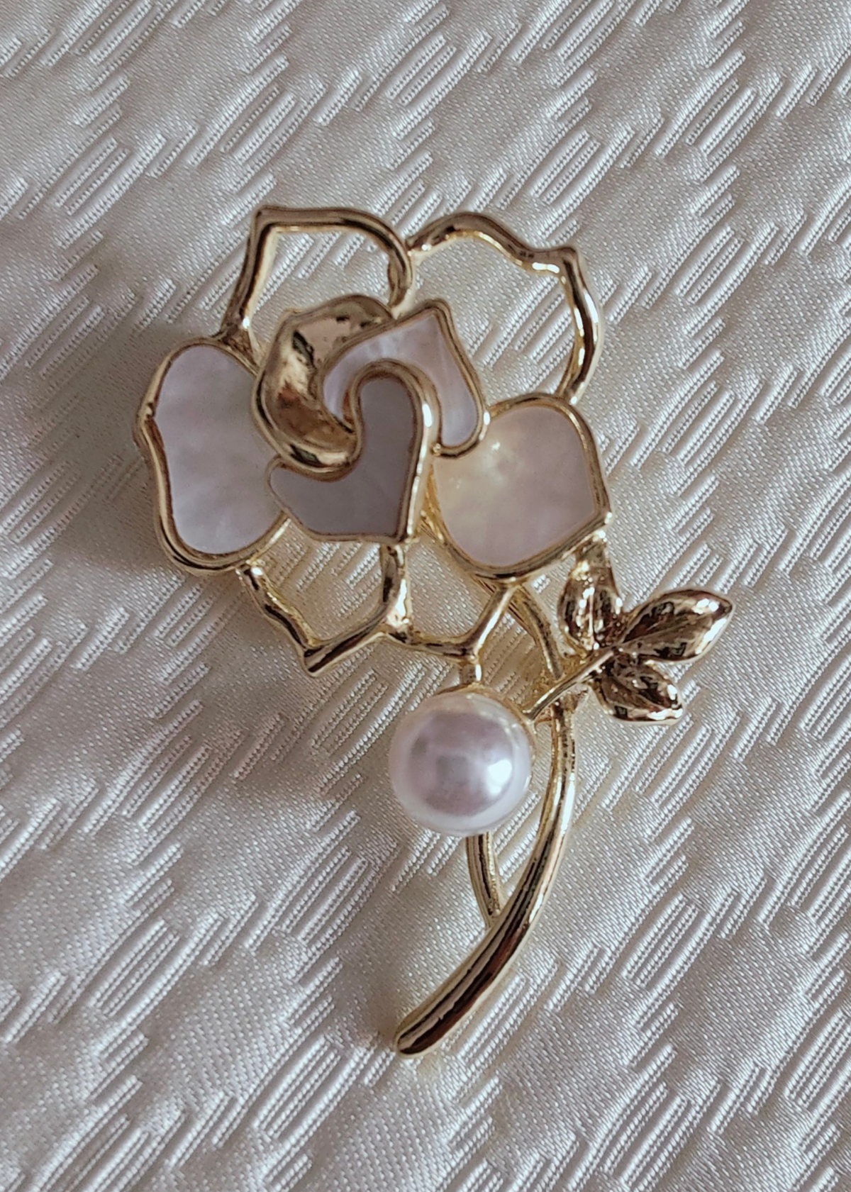 White Golden Pearl Flower  Brooch